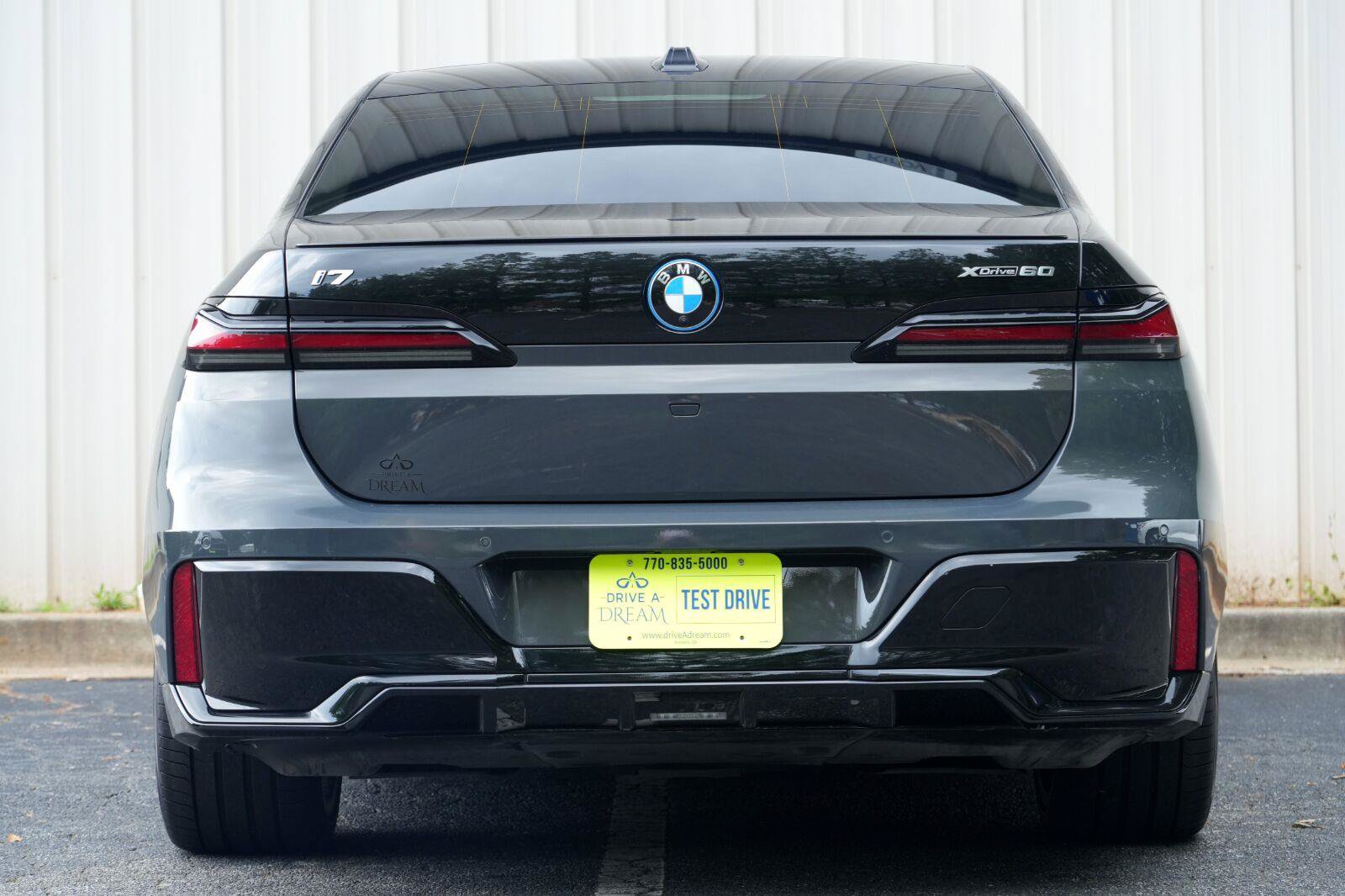 Used 2023 BMW i7 xDrive60 w/ Executive Package 2 AWD/4WD image 10