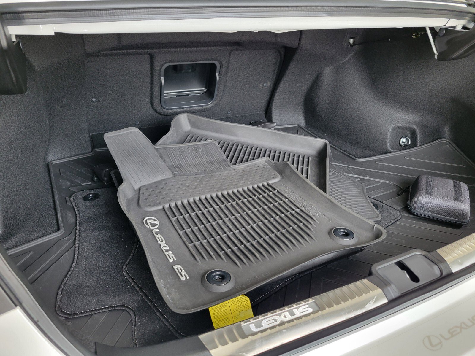 Certified 2025 Lexus ES 350 image 15