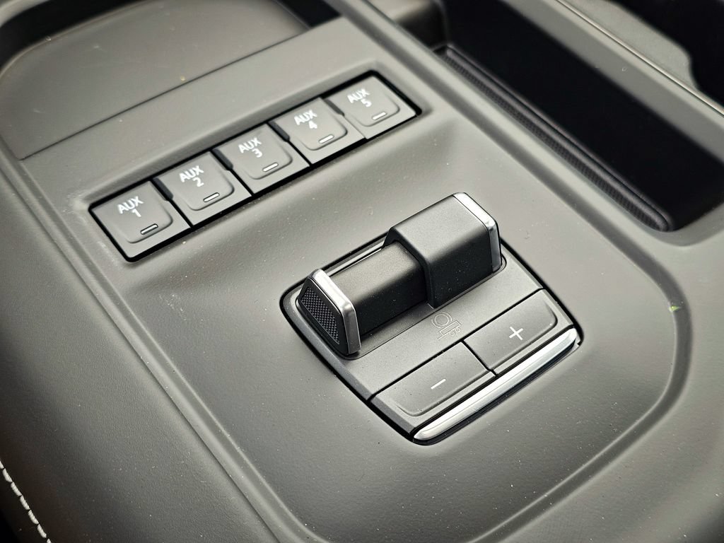 New 2026 GMC Sierra 2500 AT4X w/ AT4X AEV Edition AWD/4WD image 33