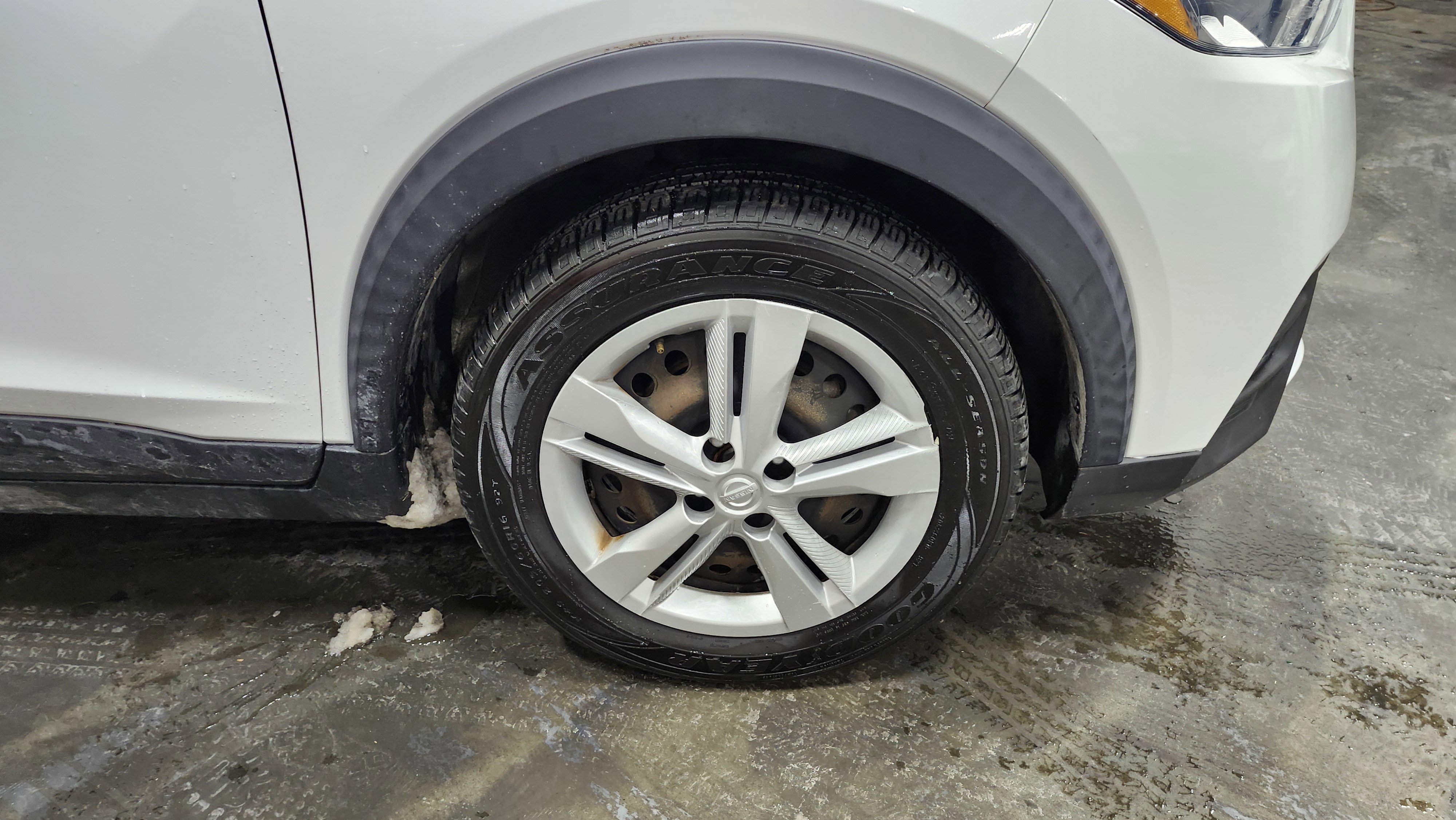 Used 2020 Nissan Kicks S image 10