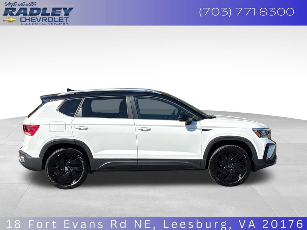 Used 2024 Volkswagen Taos SE AWD/4WD image 7