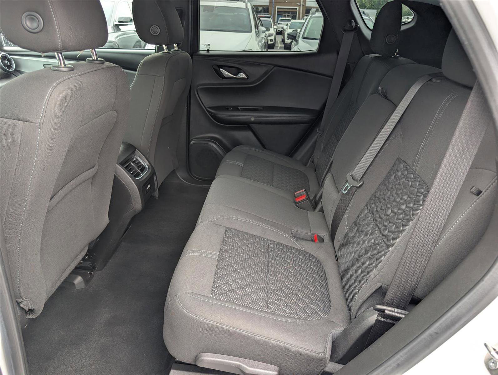 Used 2019 Chevrolet Blazer LT FWD image 13