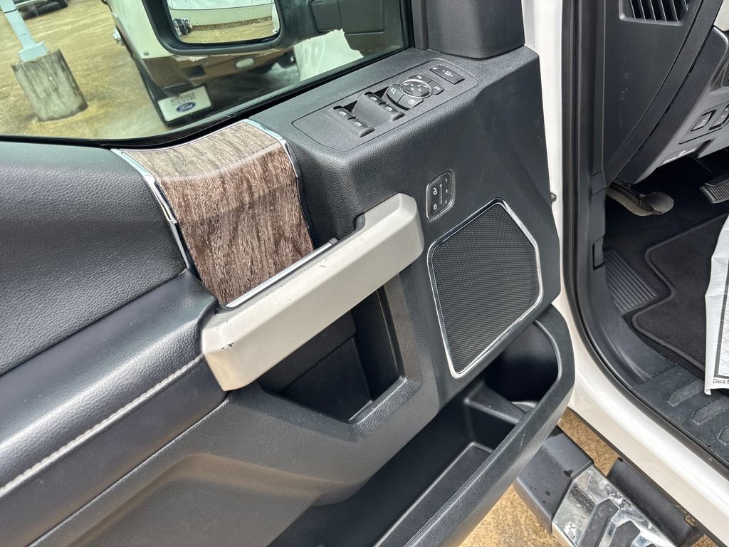 Used 2019 Ford F250 Lariat w/ Lariat Ultimate Package AWD/4WD image 12