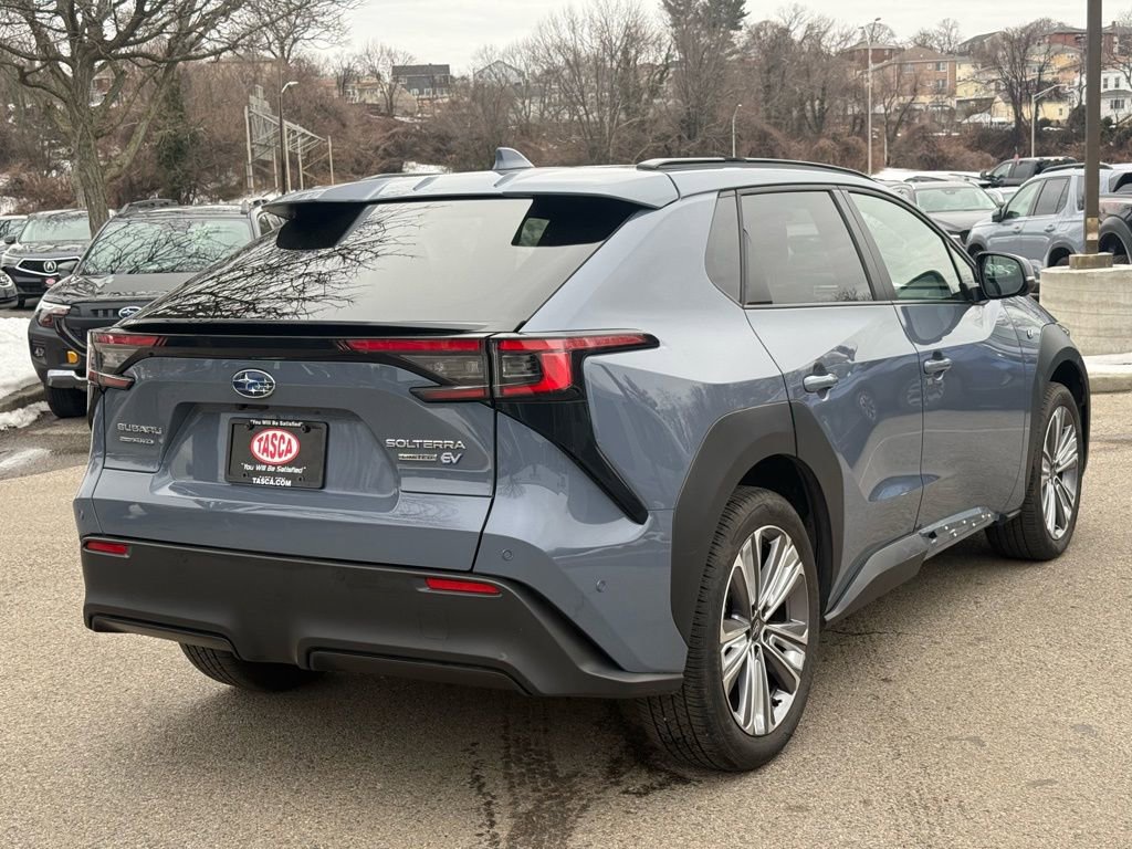 Used 2023 Subaru Solterra Limited image 4