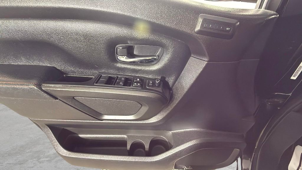Used 2021 Nissan Titan PRO-4X w/ Pro-4x Convenience Package image 26