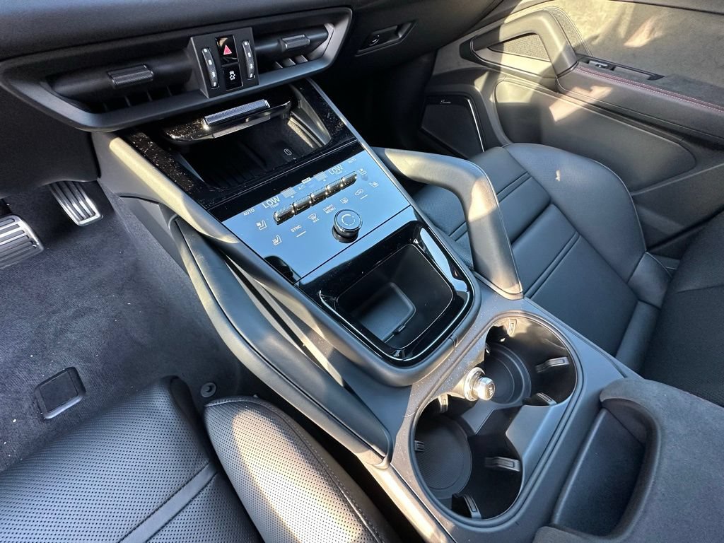 Certified 2026 Porsche Cayenne GTS AWD/4WD image 26