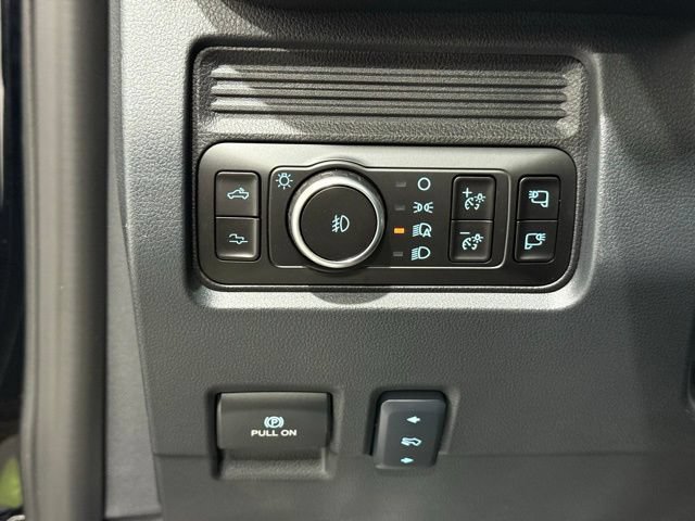 Used 2026 Ford F450 Platinum w/ FX4 Off-Road Package AWD/4WD image 33
