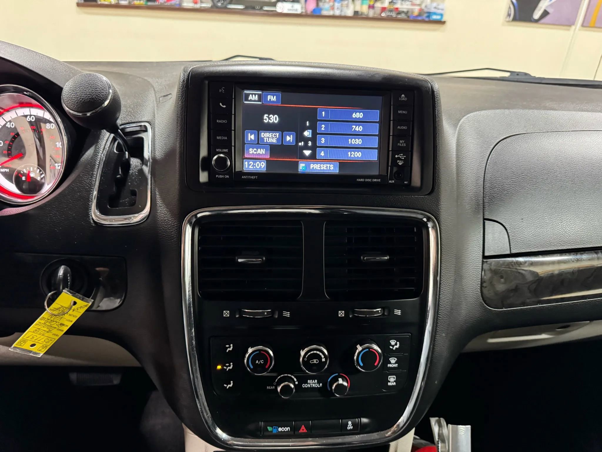 Used 2018 Dodge Grand Caravan SE image 47