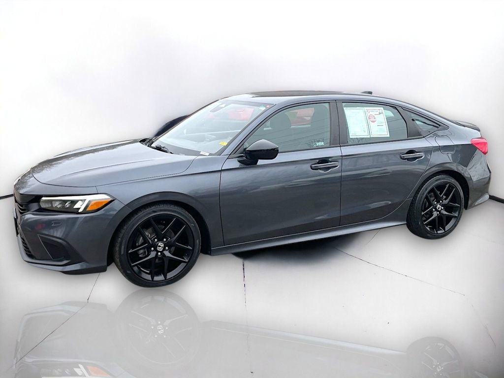 Used 2022 Honda Civic Sport image 2