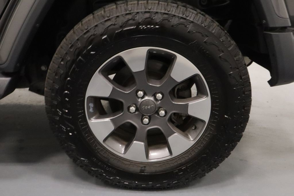 Certified 2018 Jeep Wrangler Unlimited Sahara AWD/4WD image 26