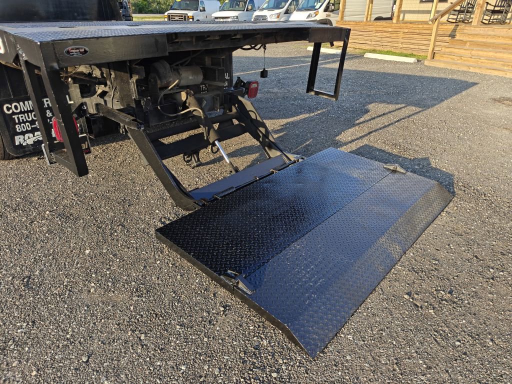 Used 2005 Ford F350 XL image 13