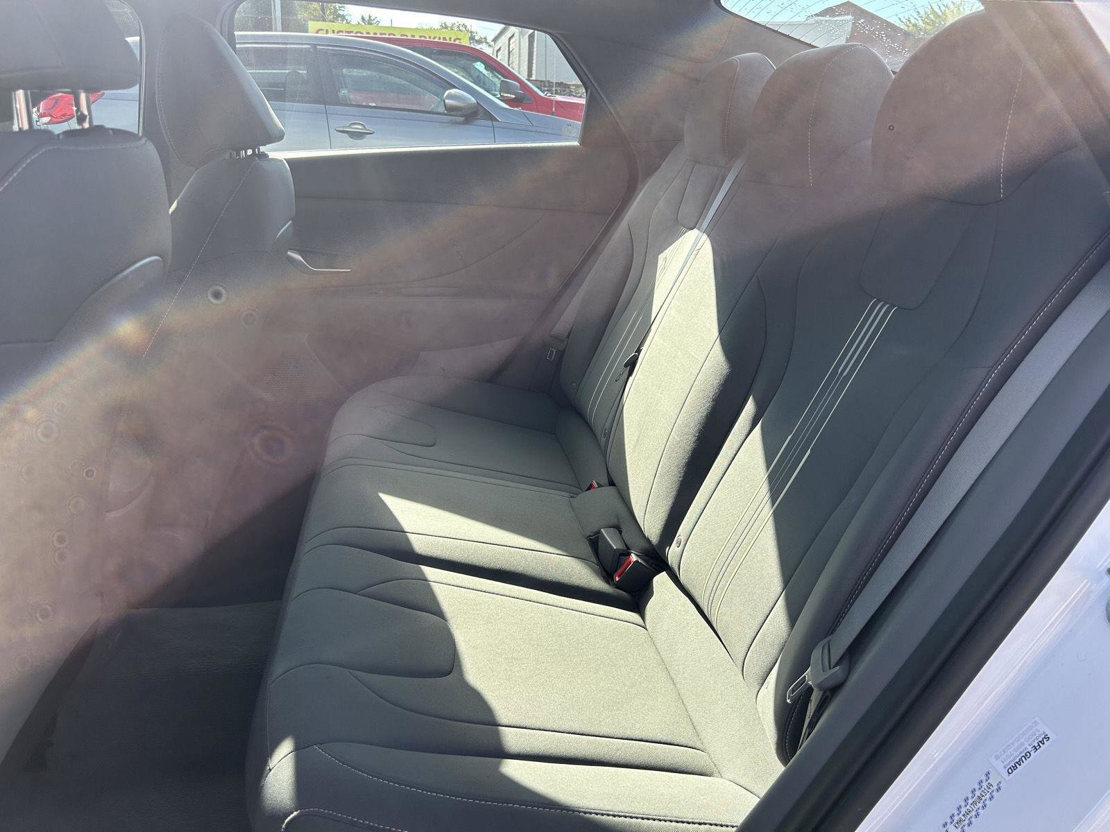 Used 2023 Hyundai Elantra Blue image 16