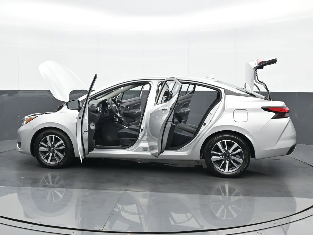 Used 2023 Nissan Versa SV image 27