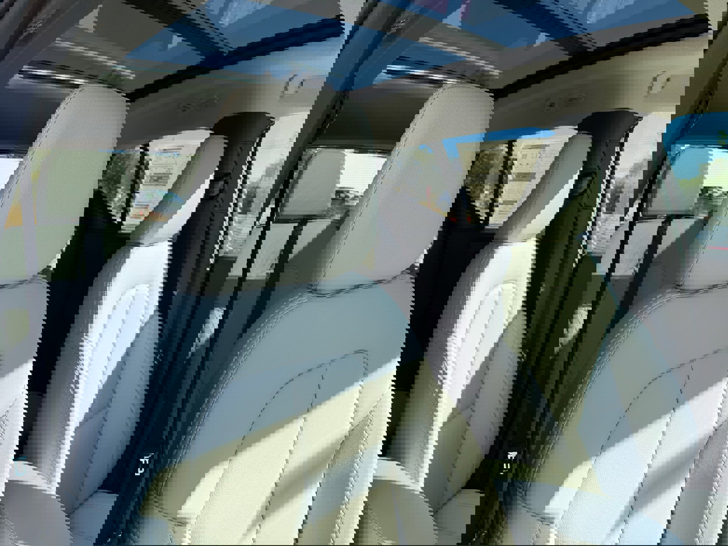 New 2026 Volvo XC40 B4 Plus w/ Protection Package Premier image 9