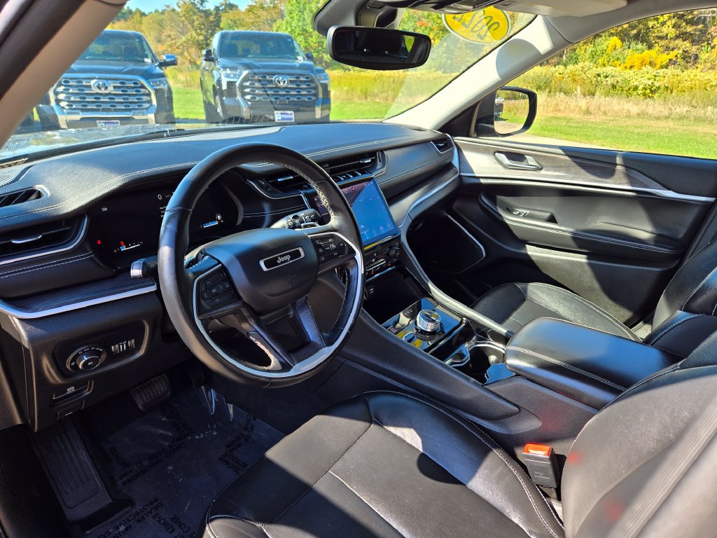 Used 2022 Jeep Grand Cherokee L Limited AWD/4WD image 15