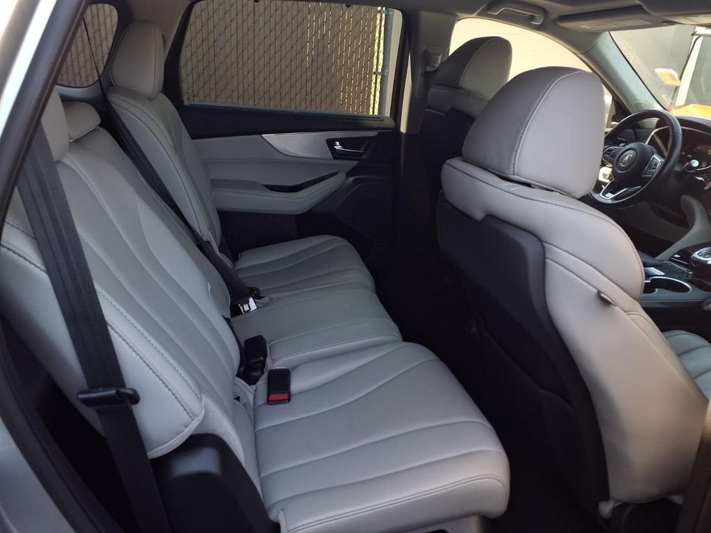 Used 2023 Acura MDX w/ Technology Package AWD/4WD image 33