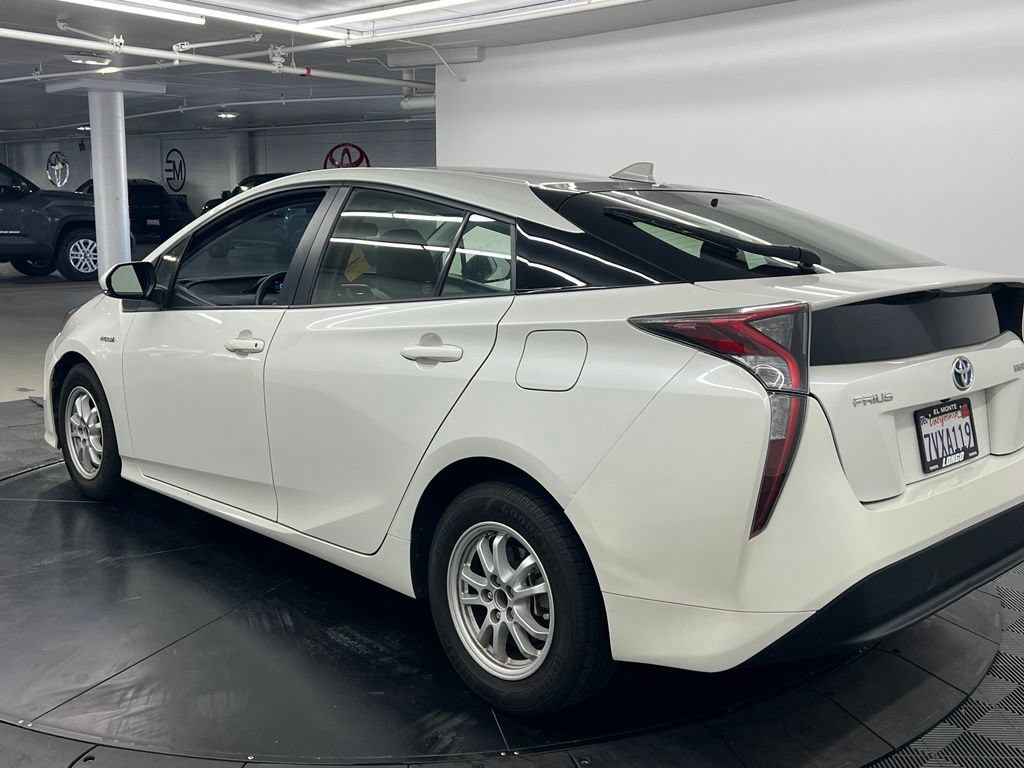 Used 2017 Toyota Prius Two FWD image 4