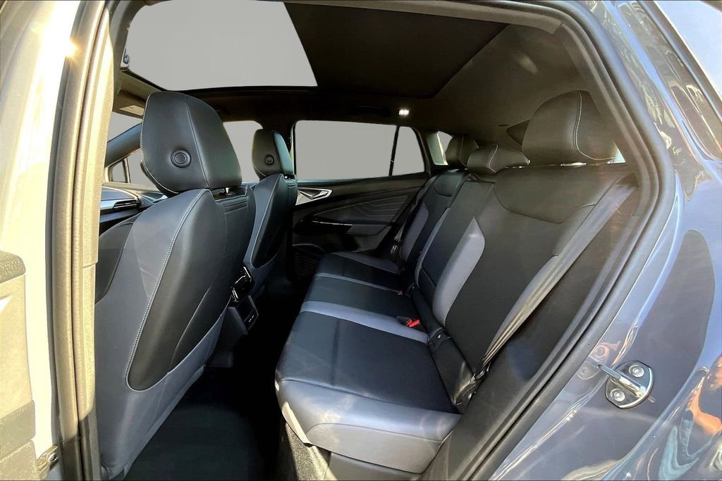 Used 2023 Volkswagen ID.4 Pro S image 21