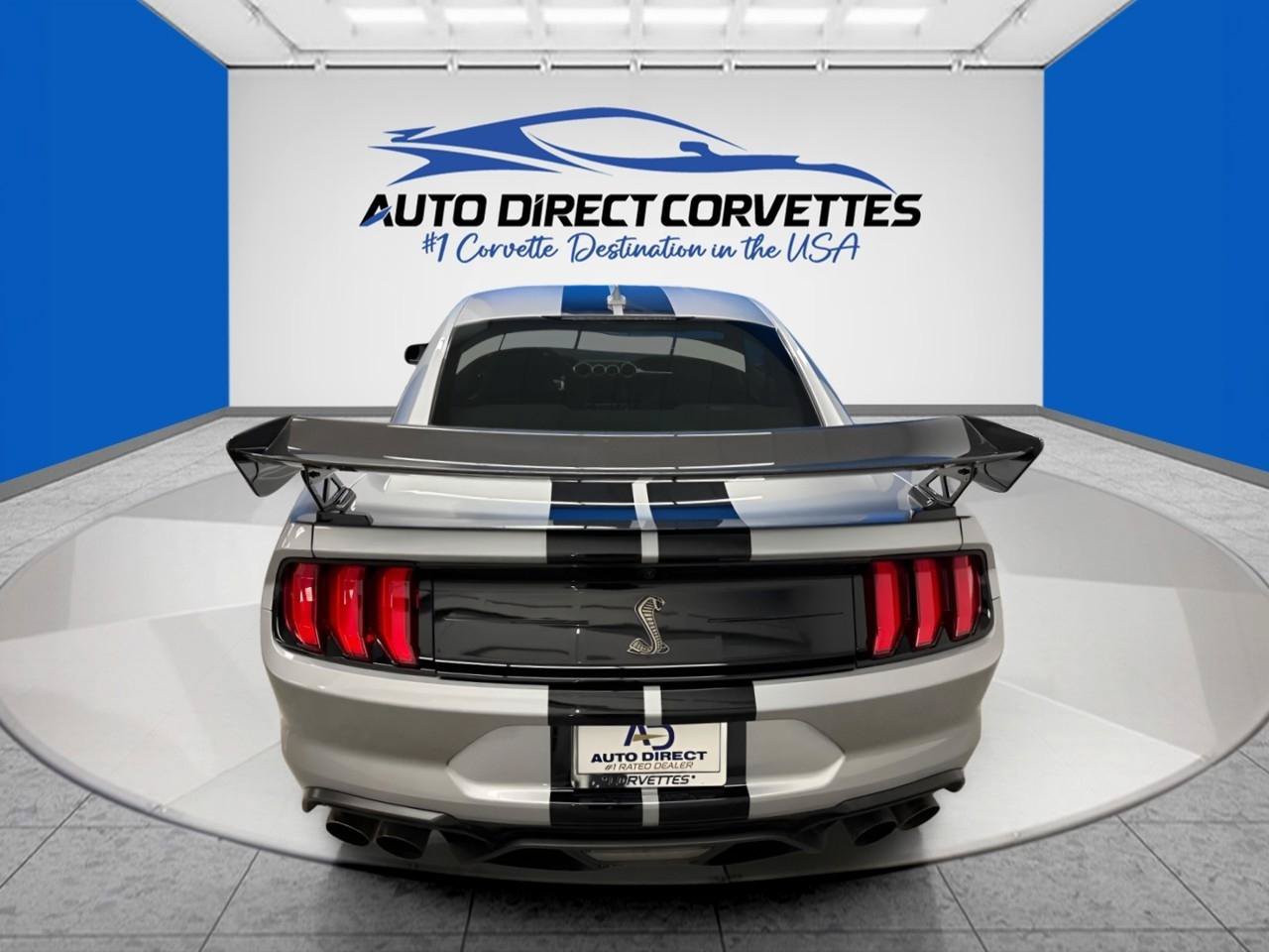 Used 2021 Ford Mustang Shelby GT500 w/ Carbon Fiber Track Pack RWD image 9
