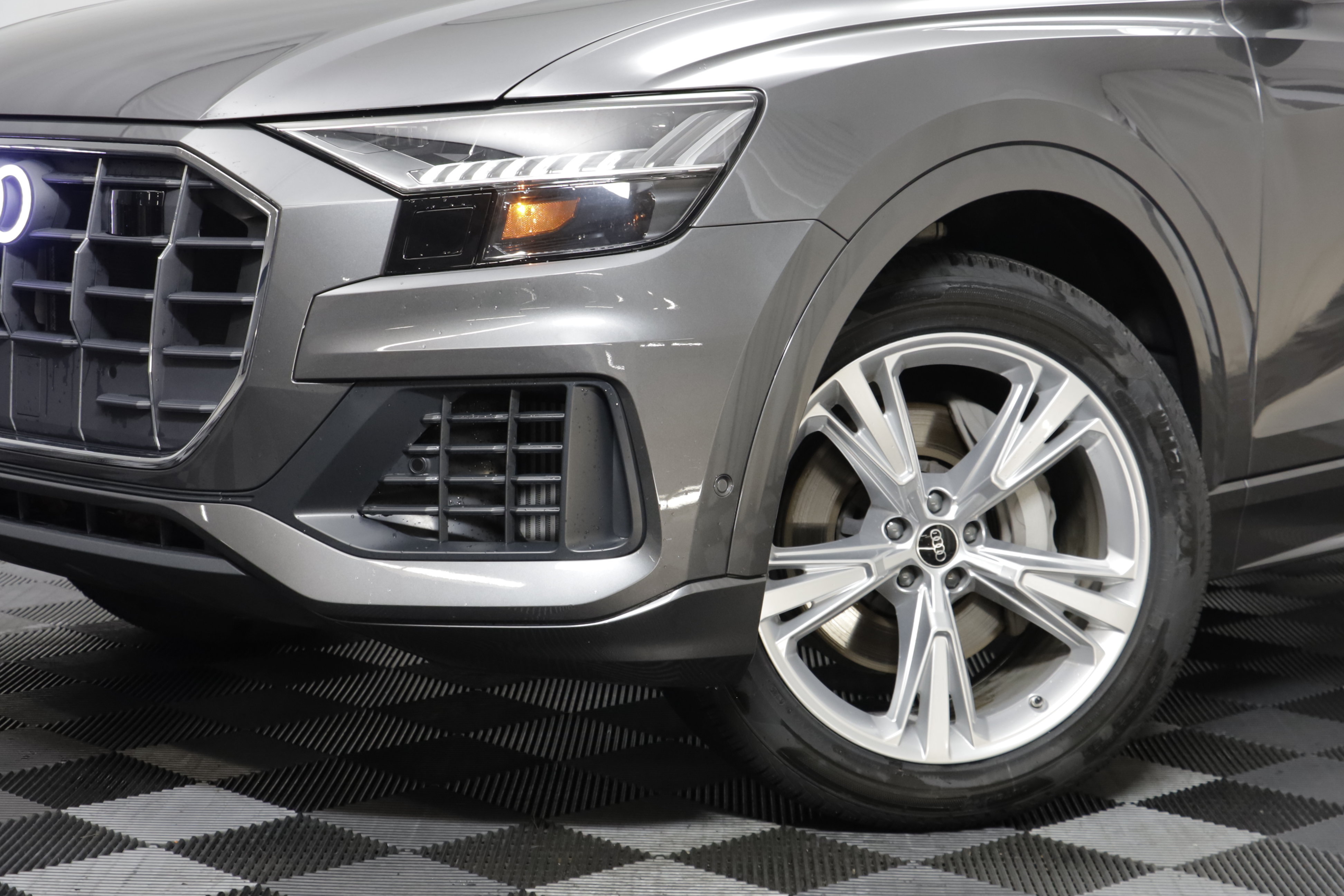 Used 2023 Audi Q8 Premium Plus w/ Premium Plus Package AWD/4WD image 3