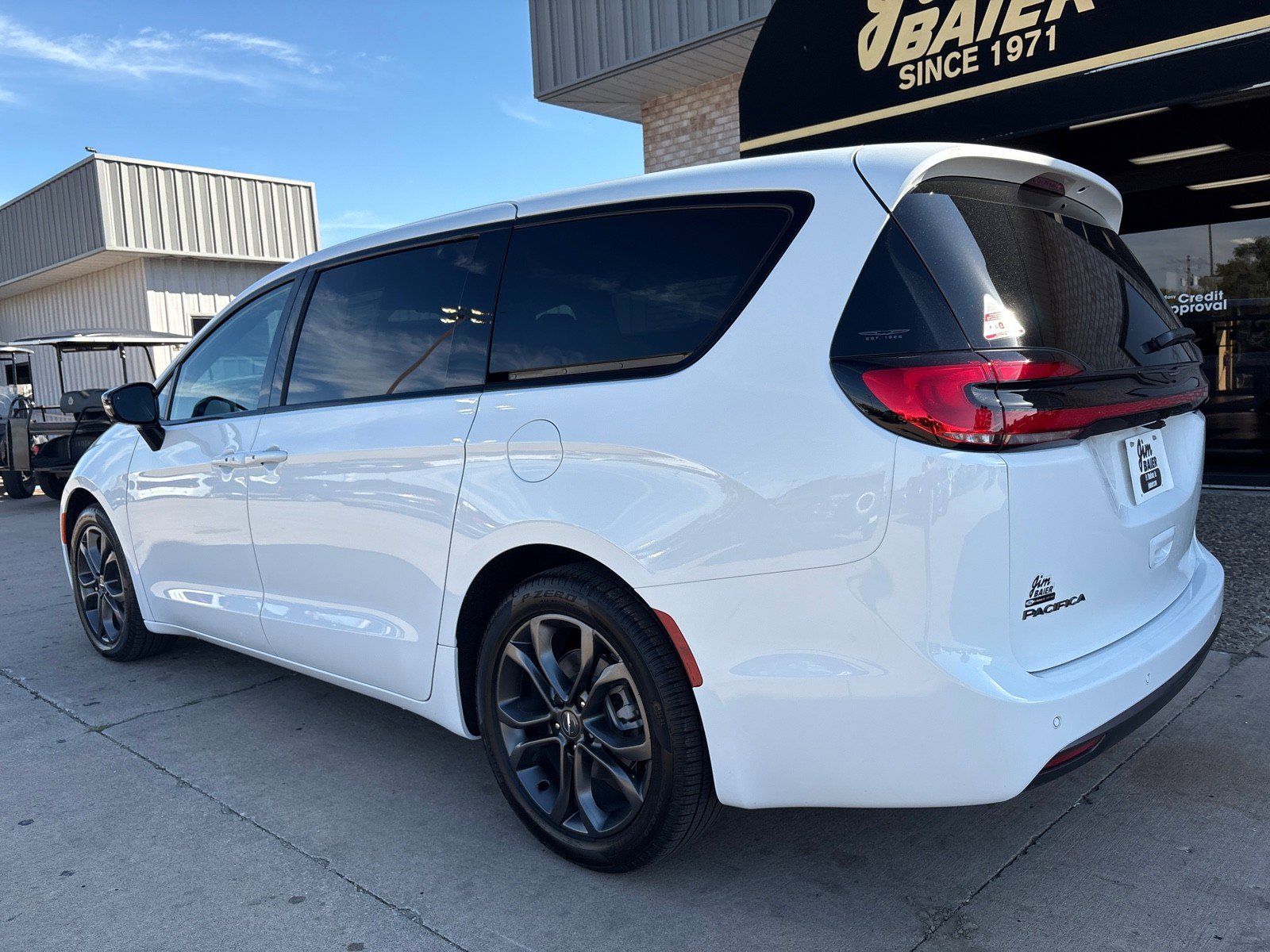 New 2026 Chrysler Pacifica Select image 12