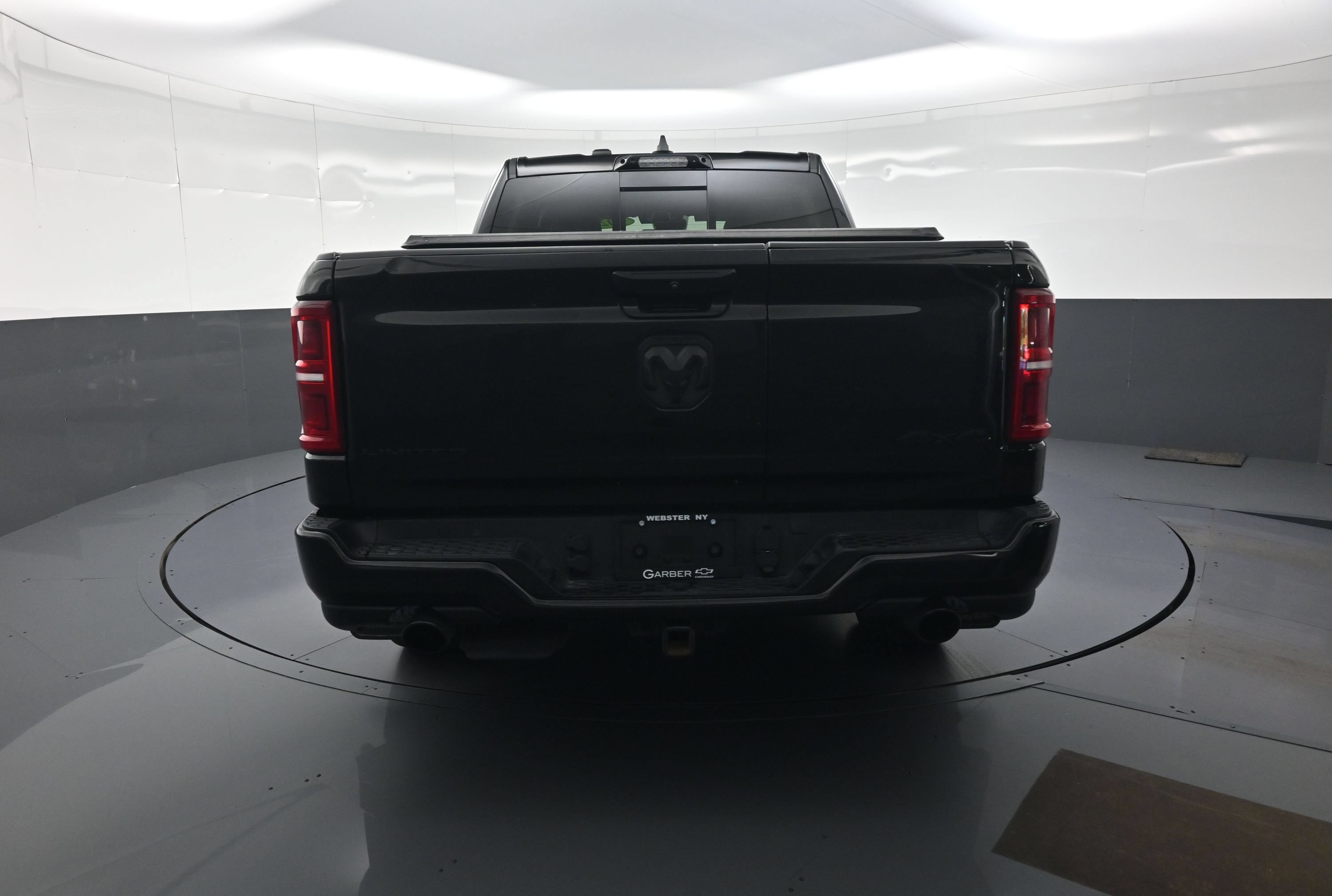 Used 2025 RAM 1500 Limited AWD/4WD image 4