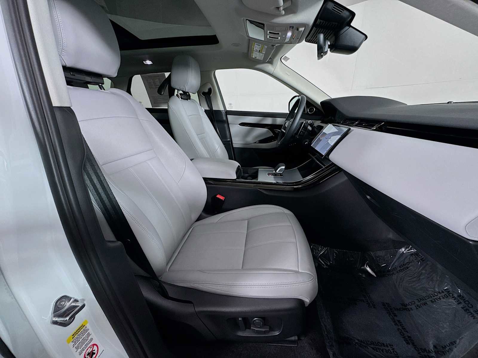 Used 2025 Land Rover Range Rover Evoque S image 27