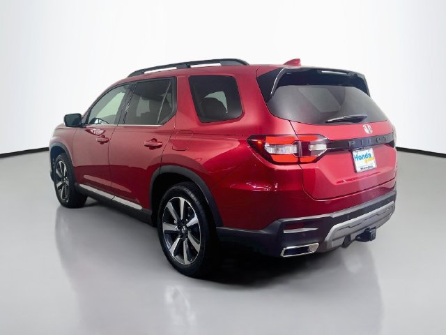 Certified 2025 Honda Pilot Touring image 7