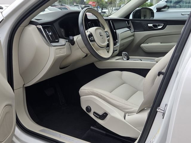Used 2023 Volvo XC60 B5 Plus w/ Protection Package Premier image 14