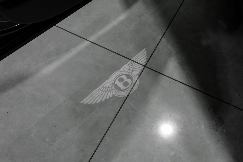 Used 2023 Bentley Bentayga image 49