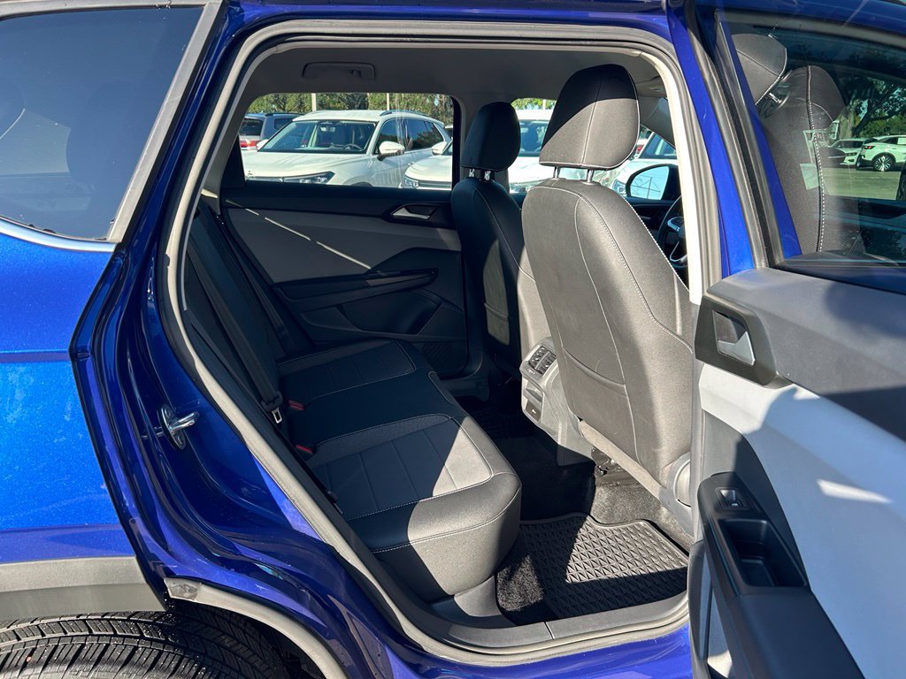 Certified 2023 Volkswagen Taos SE FWD image 40