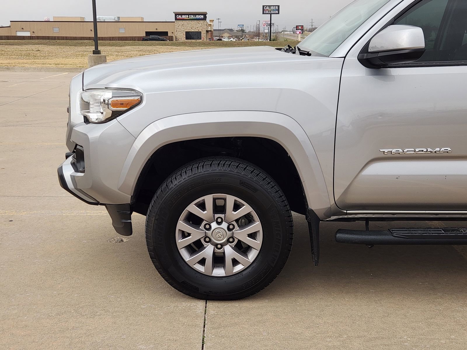 Used 2018 Toyota Tacoma SR5 image 9