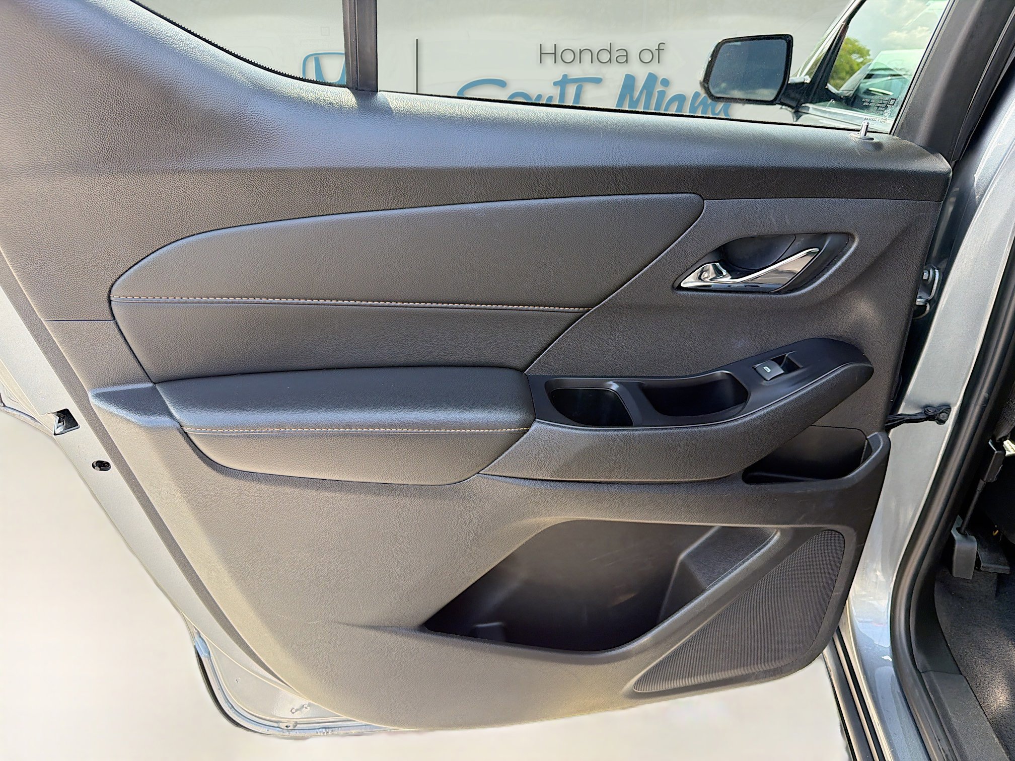 Used 2018 Chevrolet Traverse LT FWD image 26