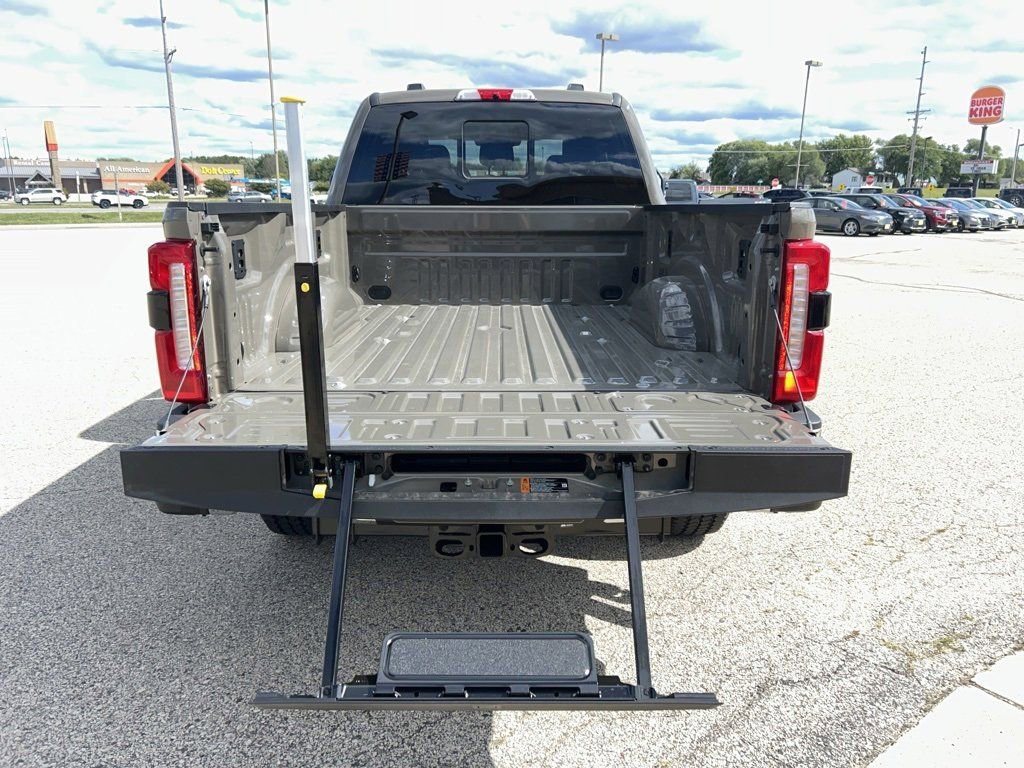 New 2026 Ford F250 Lariat w/ FX4 Off-Road Package image 6