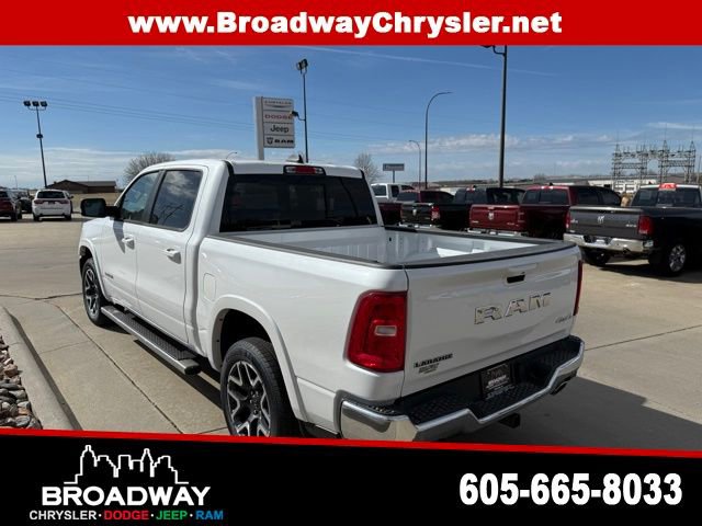 Used 2025 RAM 1500 Laramie AWD/4WD image 7