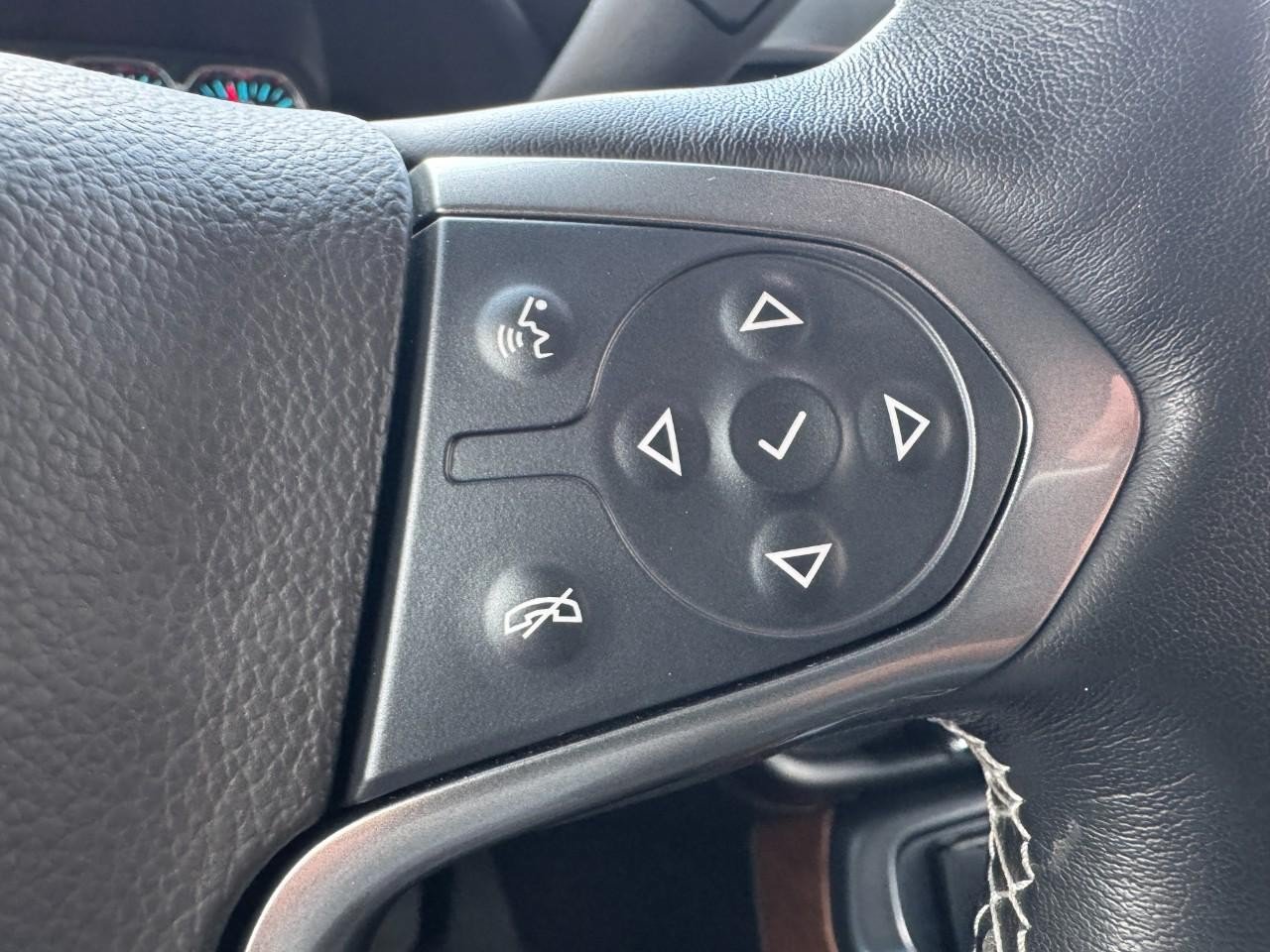 Used 2019 Chevrolet Silverado 2500 LTZ w/ Duramax Plus Package AWD/4WD image 18