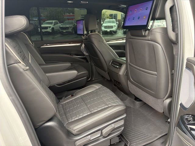Used 2025 Cadillac Escalade ESV Premium Luxury Platinum w/ LPO, Floor Liner Package AWD/4WD image 9