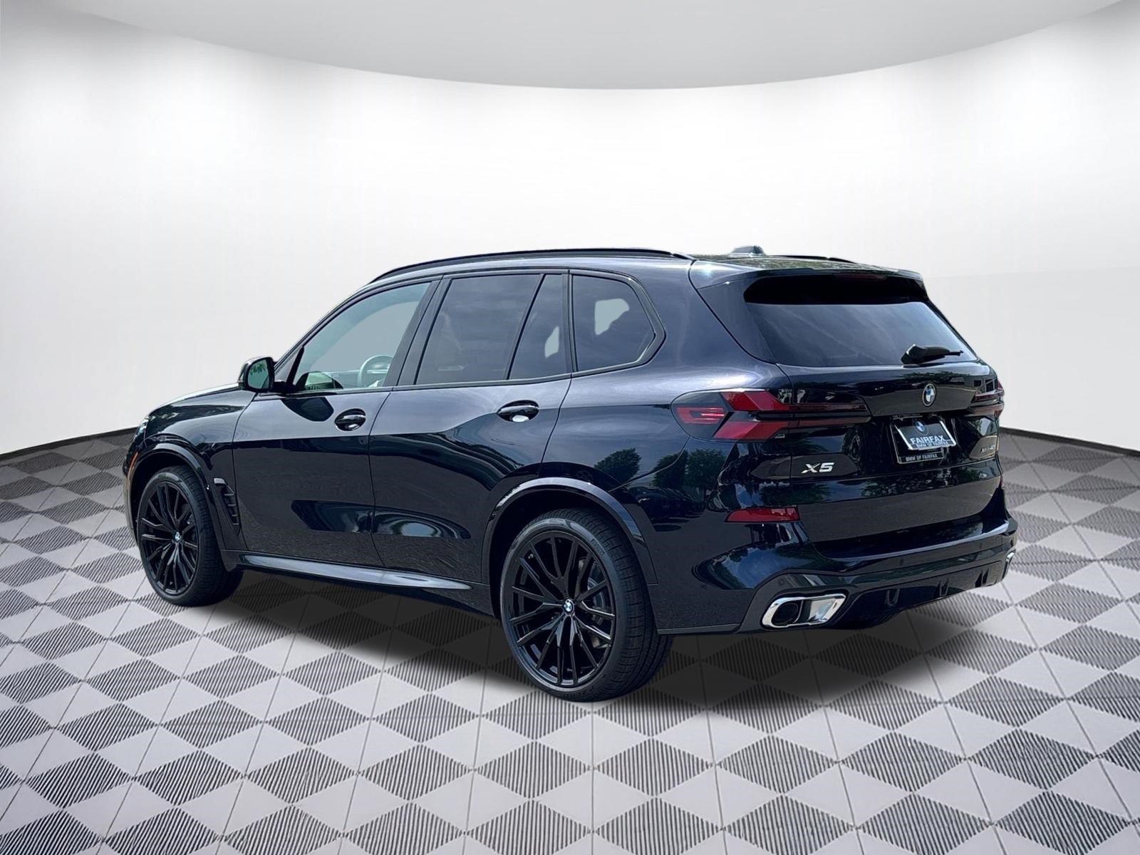 New 2026 BMW X5 xDrive40i w/ M Sport Package AWD/4WD image 3