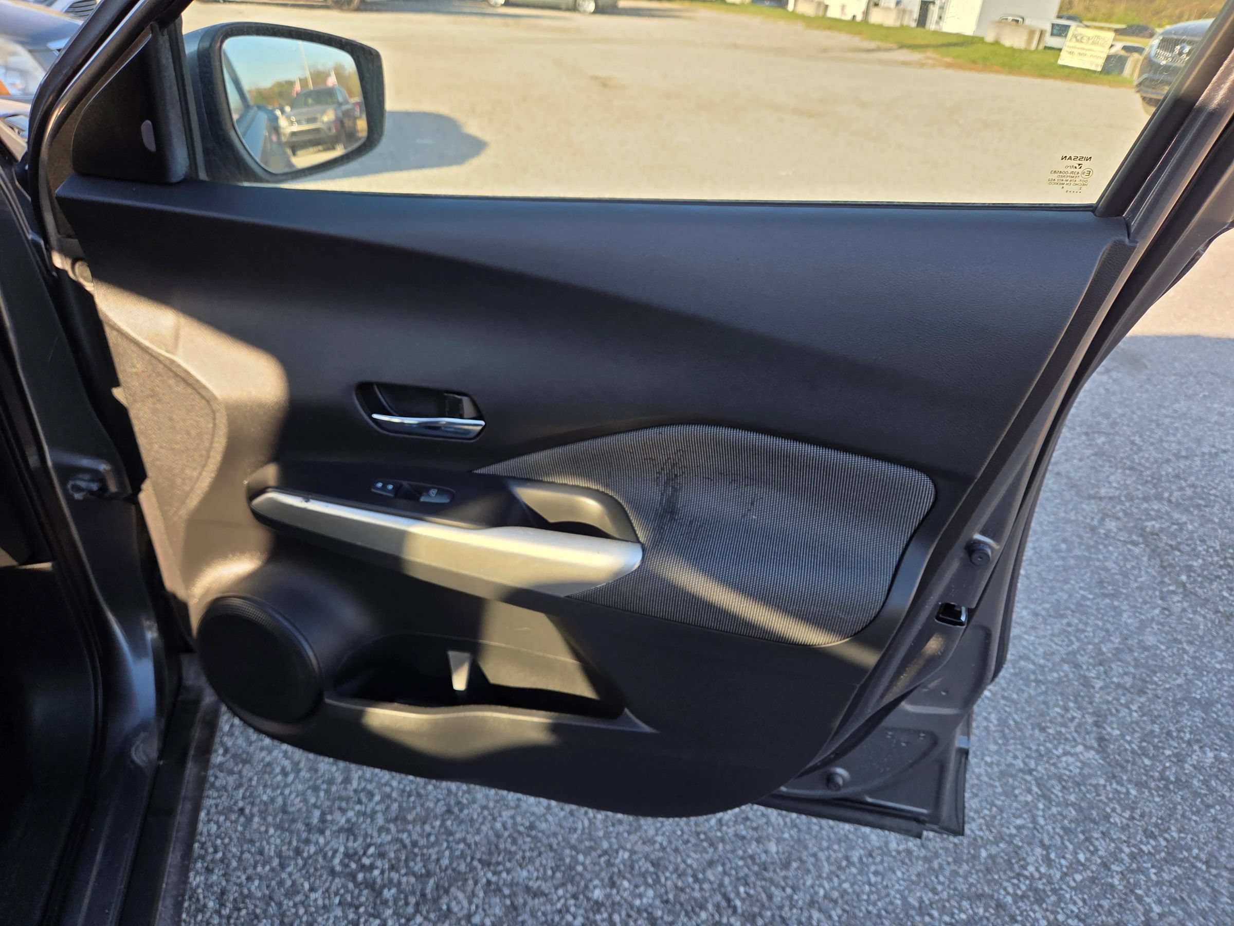Used 2019 Nissan Kicks SV FWD image 25