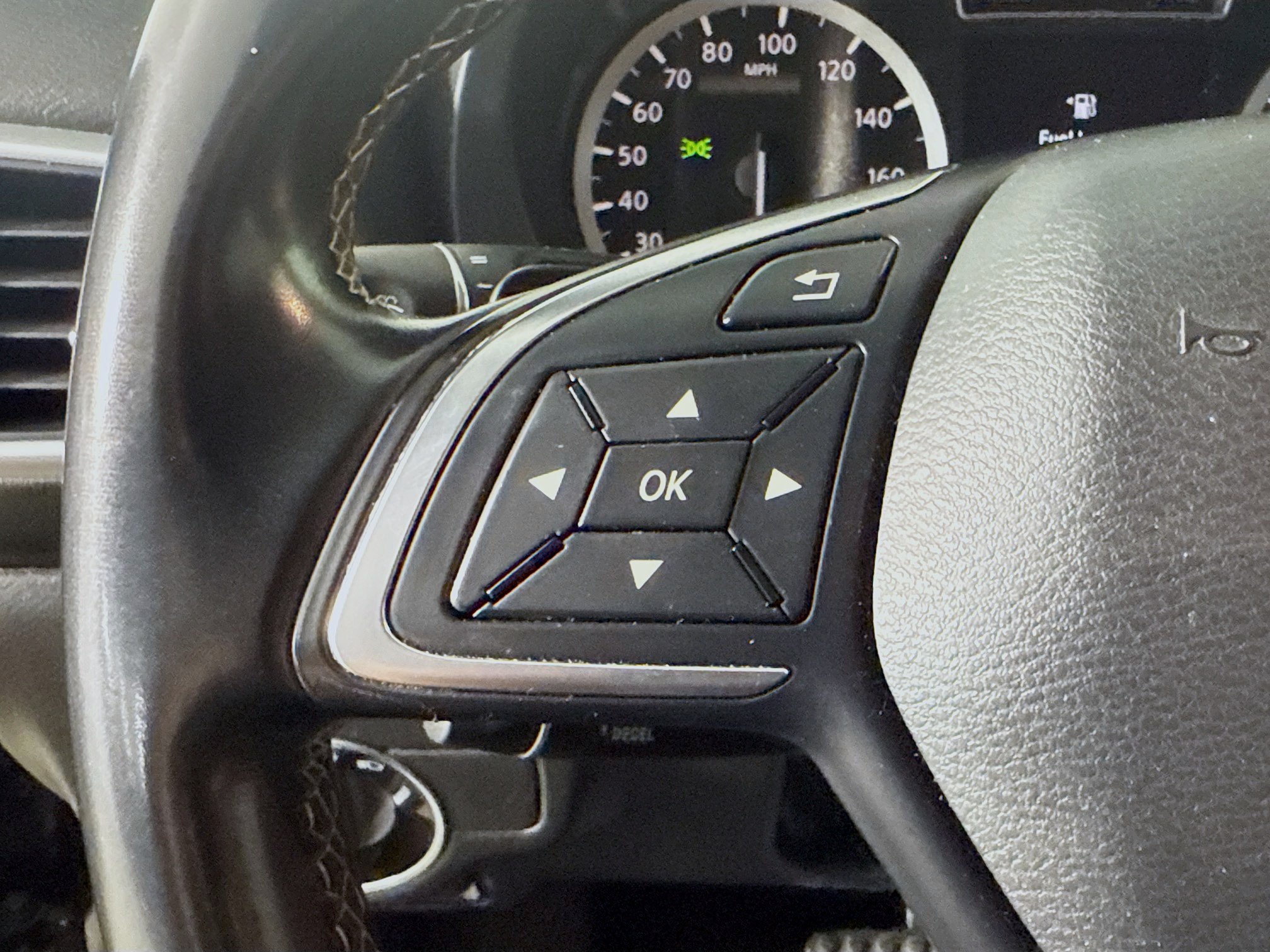 Used 2017 INFINITI QX30 Sport FWD image 14