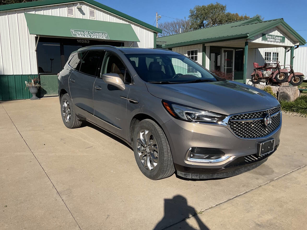 Used 2019 Buick Enclave Avenir w/ Avenir Technology Package image 3