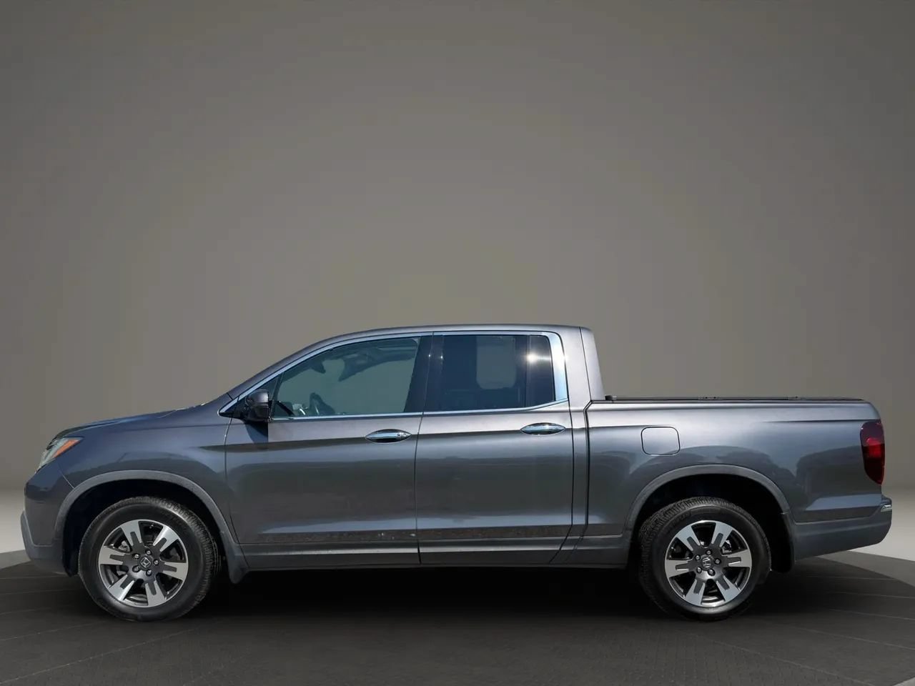 Used 2018 Honda Ridgeline RTL-E image 2