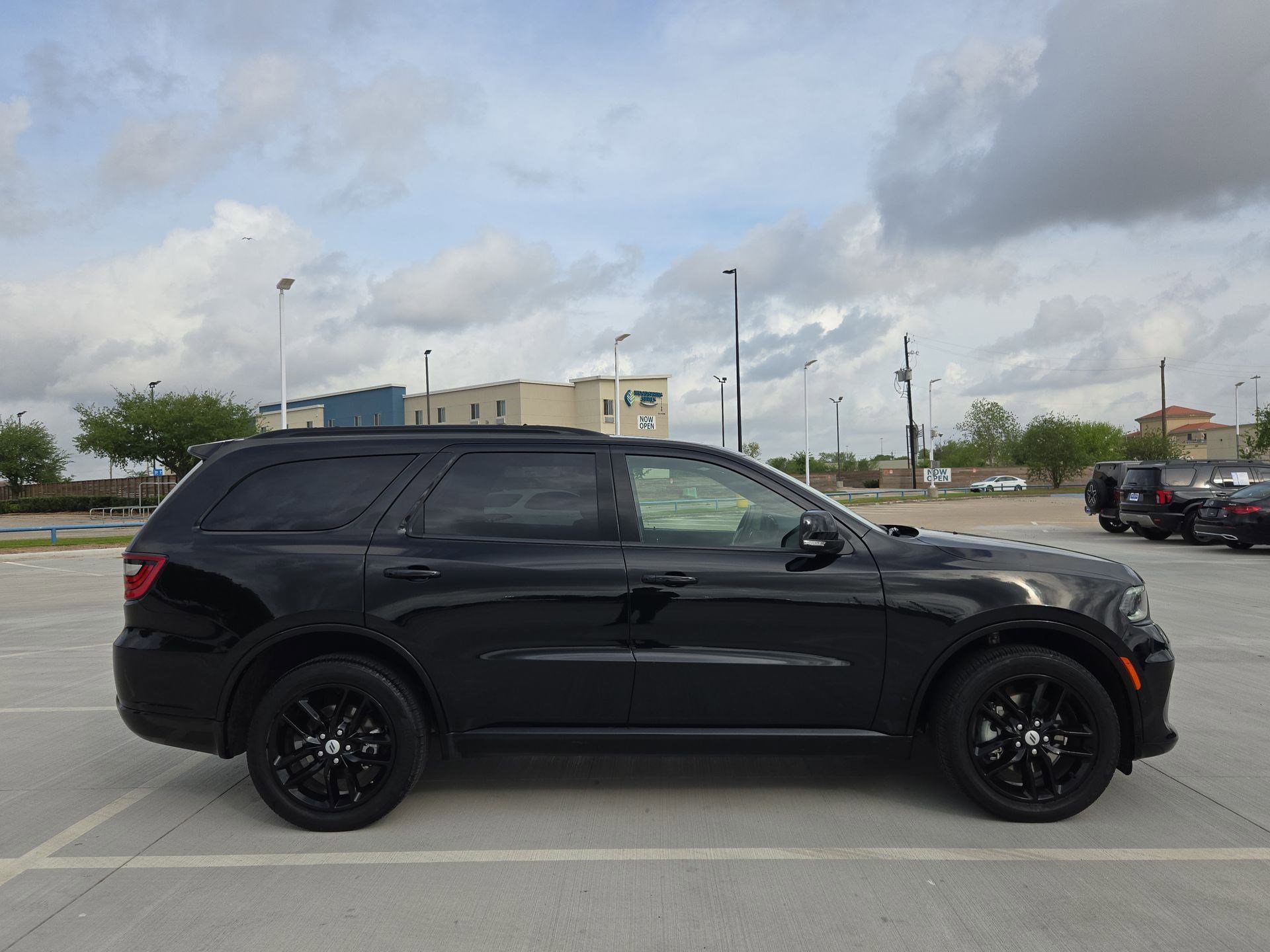 Used 2025 Dodge Durango GT image 2