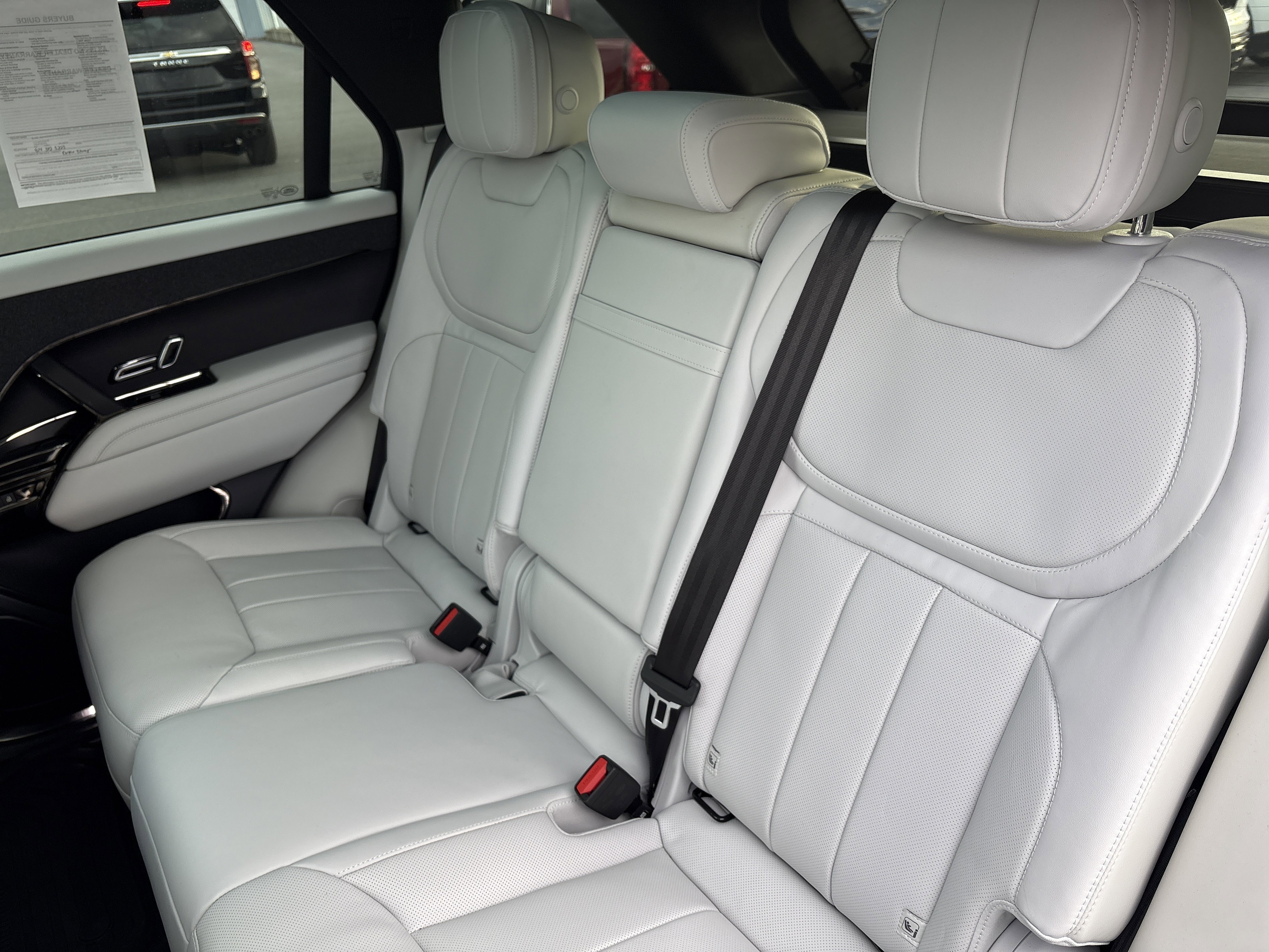 Used 2024 Land Rover Range Rover Sport SE image 13