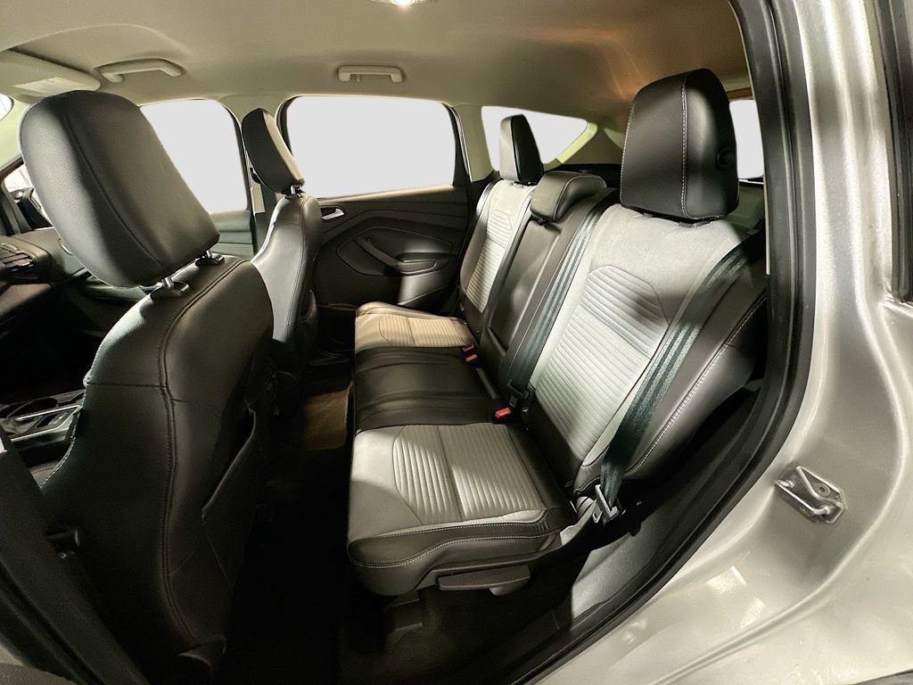 Used 2018 Ford Escape SE w/ SE Sport Appearance Package image 21