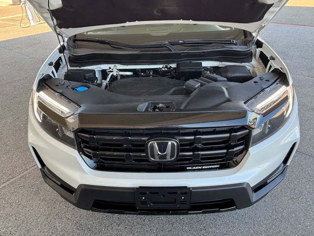 Used 2025 Honda Ridgeline Black Edition image 28