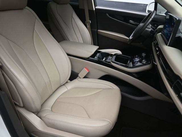 Used 2023 Lincoln Nautilus Reserve w/ Luxury Package image 31