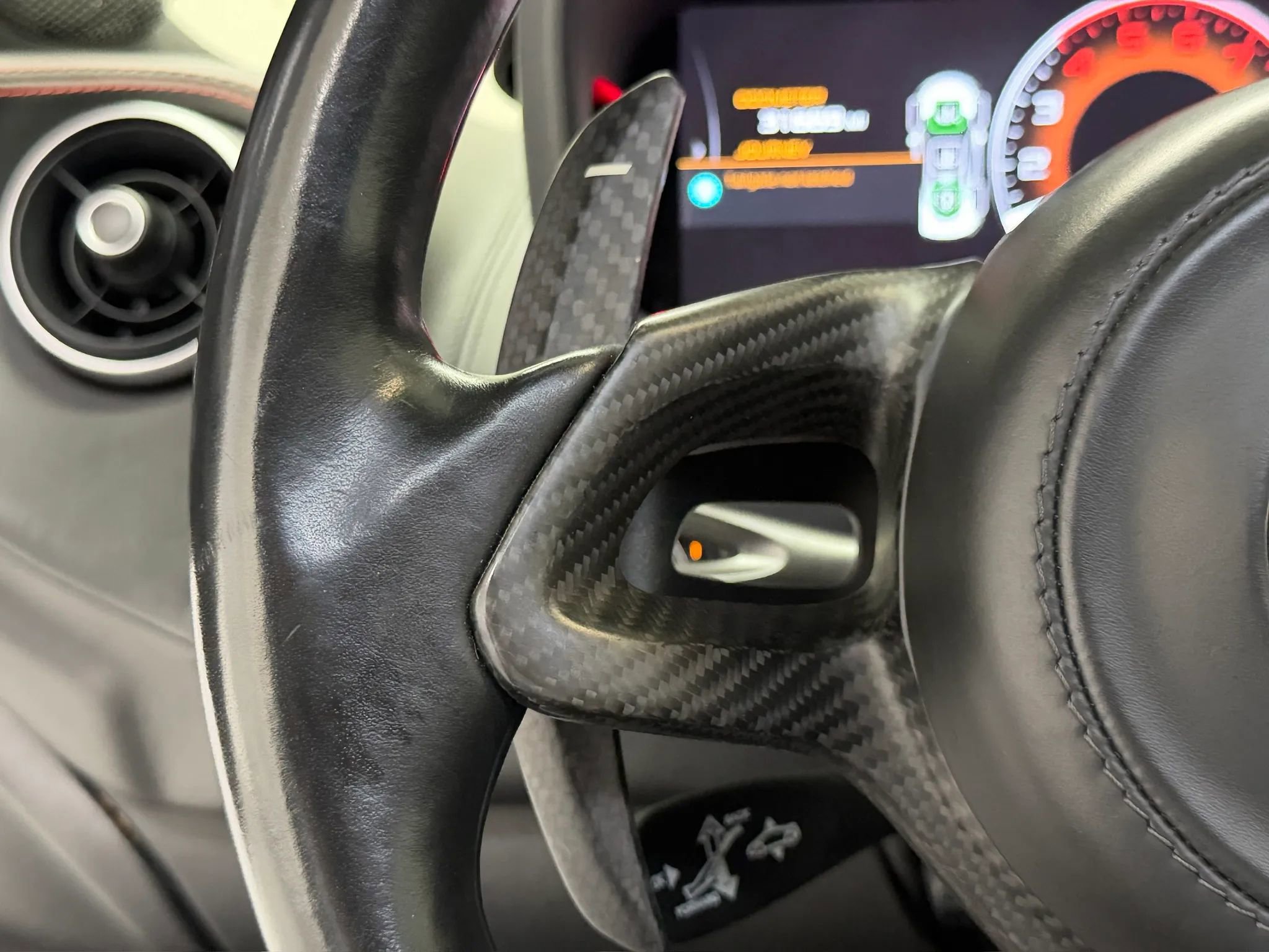 Used 2017 McLaren 570S RWD image 13