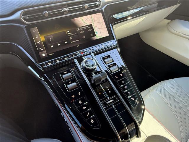 Used 2025 Aston Martin V8 Vantage Coupe RWD image 22