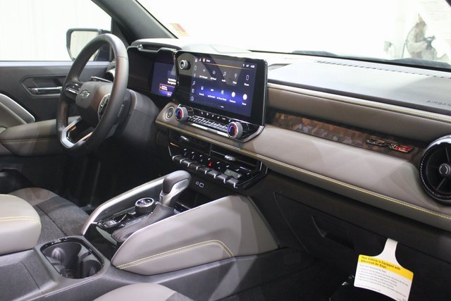 Used 2024 Chevrolet Colorado ZR2 w/ Technology Package image 20